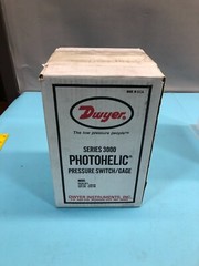 Dwyer 3002-TP-24V Photohelic Pressure Switch/Gage, Series 3000, 164756
