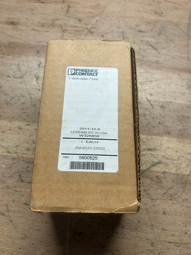 Phoenix Contact EM-DUO 120/20 Female Strip, DIN Rail Outlet 120VAC 20A 5600525