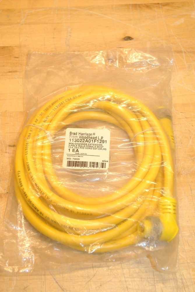 Brad Harrison 113022A01F1291 Woodhead L.P. Mini-Change Extension 3-pole