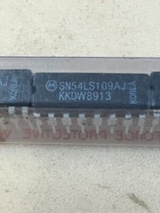 2pcs SN54LS109AJ Motorola