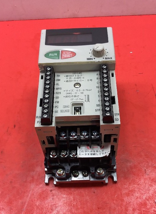 Mitsubishi FR-E520-0. 2K Inverter 1.5A Max 3 PH 200-240VAC 0.2kW. 1C