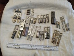 TOTAL 34 ASSORTED LUGS OF ILSCO AND BURNDY (LOT OF 34)