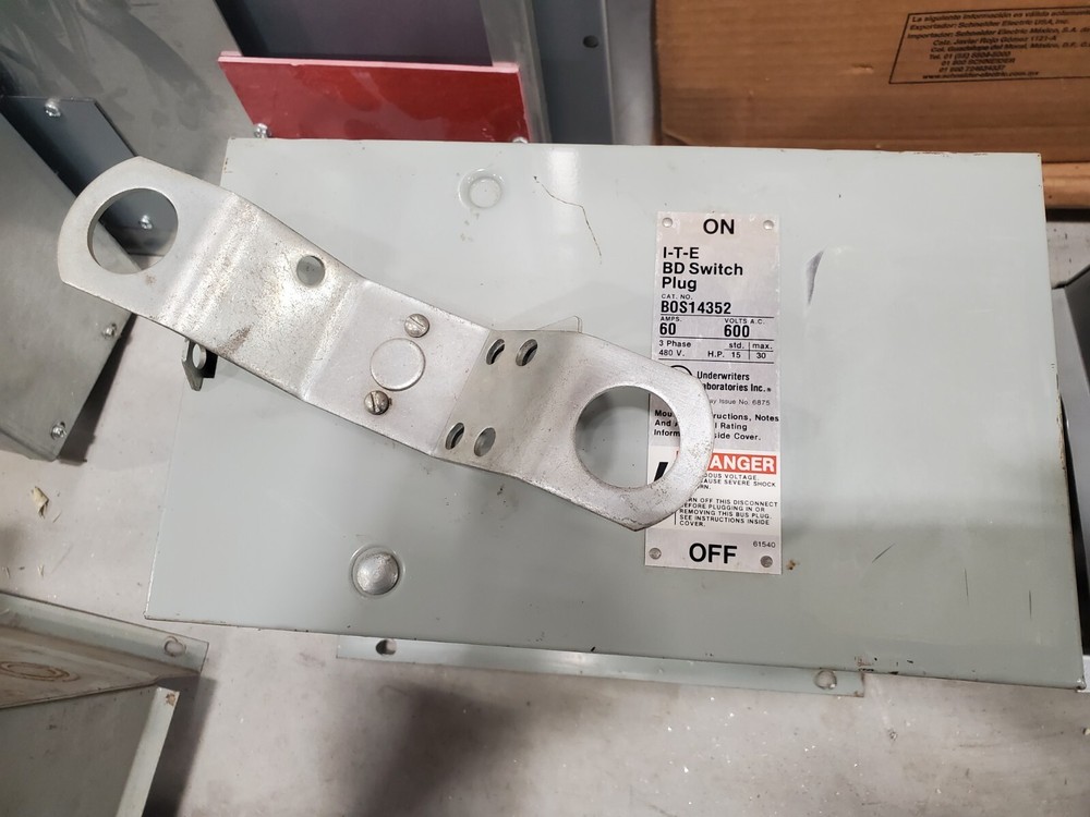 Siemens ITE BOS14352 60amp BD busway bus plug disconnect switch duct