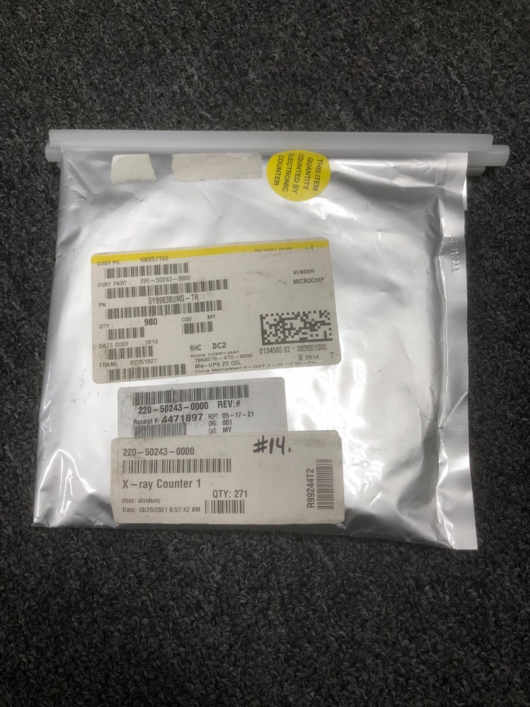 Microchip SY89838UMG-TR Clock Multiplexer IC 2-In 1:8 32-Pin QFN
