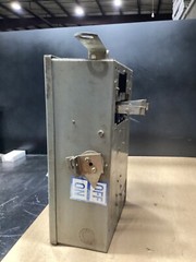 Westinghouse 2528D47G02 Fusible Cover Operated Bus Plug, #103F52FML