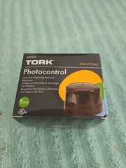 Tork 5004M Delayed Response Photo Control Turn Lock SPST 2208/277V Tungs/Ballast