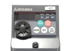 Mitsubishi FR-D720S-042-NA Drive Inverter 4.2A 200-240V 3PH D700