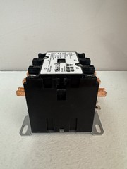 ABB DP40C3P-1 3-Pole 40A Definite Purpose Contactor 120V-Coil NEW