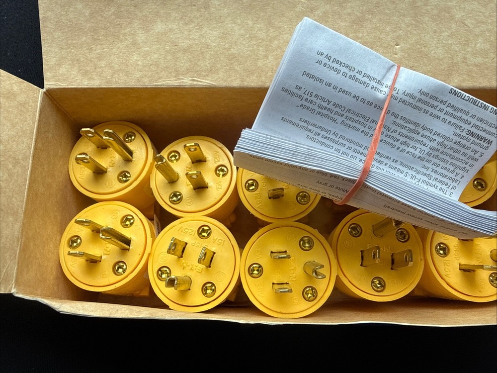 Cooper/Eaton 4867-BOX 15-Amp 125-Volt Heavy-Duty NEMA 5-15 Straight Plug (10PK)
