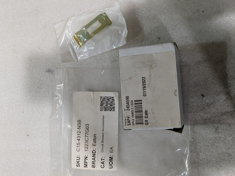 Eaton 1223C77G03 Handle Padlock Device GB GC Circuit Breaker Lockout Industrial