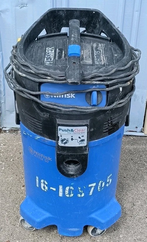 Nilfisk ATTIX 50-01 Wet/Dry Vacuum 12 Gallon 120V w/ Filter