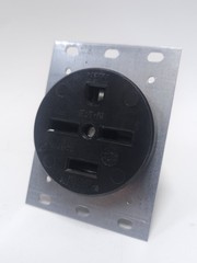 Eaton Arrow Hart 8430N Flush Mount Receptacle 15-30R 3-Pole 3-Wire NEW