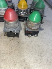 LOT OF 8 CUTLER HAMMER INDICATING LIGHTS. 10250T