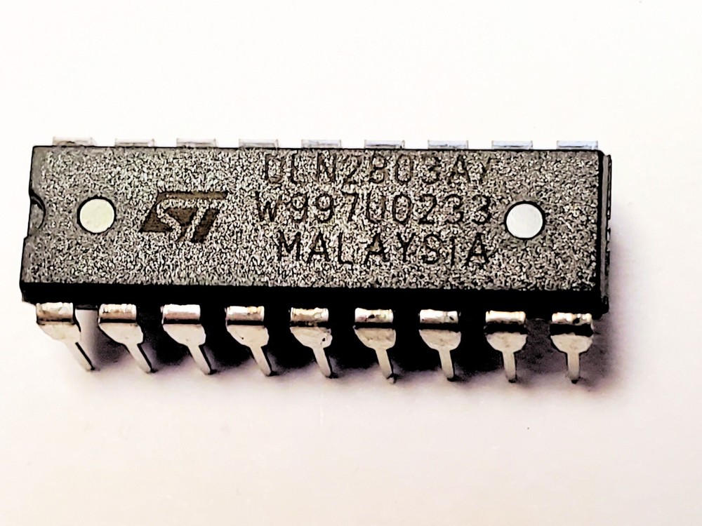 ULN2803A “Original” ST IC 18P DIP 1 pc