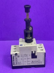Allen-Bradley 140M-C2E-B40 Ser A Motor Protector, 2.5-4A w/ Extension Shaft