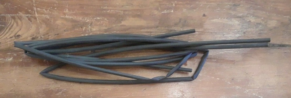 2 pieces of 1/8 inch diameter 4 foot long shrink tube for wiring