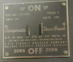 I-T-E V2E3203 CLAMPMATIC VACU-BREAK FUSIBLE PANEL SWITCH – 240V, 100A, 3-POLE