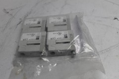 Rittal SV 9340.030 Busbar Support 1-Pole – 4 Units New