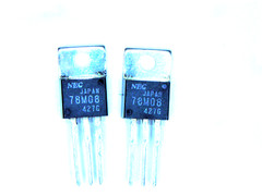 UPC78M08 “Original” NEC 8V Positive Regulator TO-220 IC 2 pcs