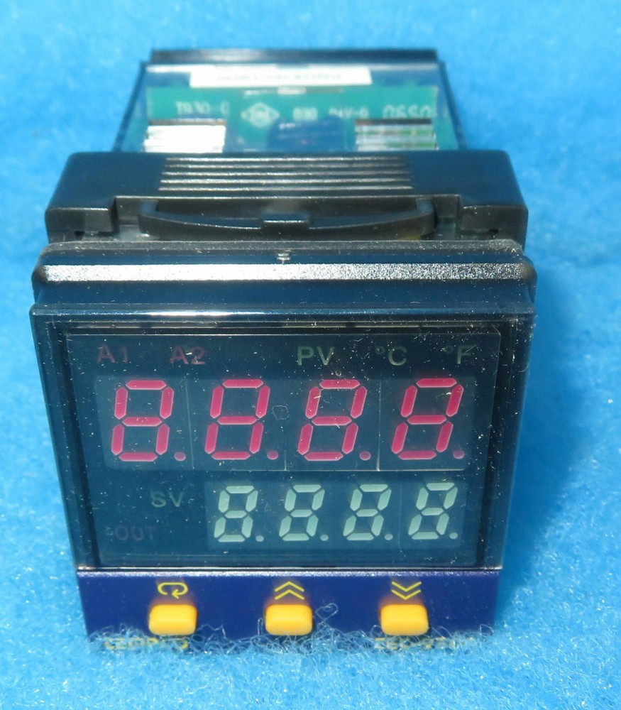 NIB Tempco TEC-9300 TEC13030 1/16 DIN Temperature Controller + 1 Year Warranty