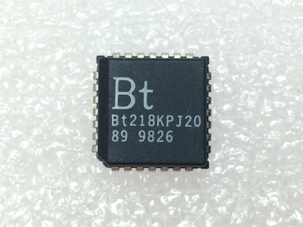 BT218KPJ20 BROOKTREE IC 8-Bit Flash Video A/D Converter PLCC 4 PIECES