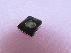 AT27C256R-12KC ATMEL 256K, 32K x 8 Ceramic Gold Window 32pin JLCC EPROM IC CPU 1
