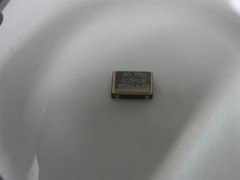 229385 New-No Box; ECS ECS-3953M-400-B-TR Lot-8 SMD Clock Oscillators; 40 MHz