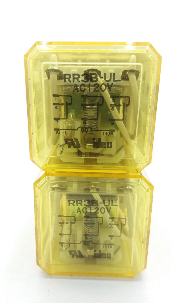 IDEC RR3BULAC120V GENERAL RELAY 120VAC COIL 30VDC 50/60HZ 10AMP (LOT OF 2)