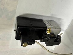 Agilent Varian NW16 A/O Pneumatic Vacuum Valve Block L6282331 PS1-E 24 Actuator