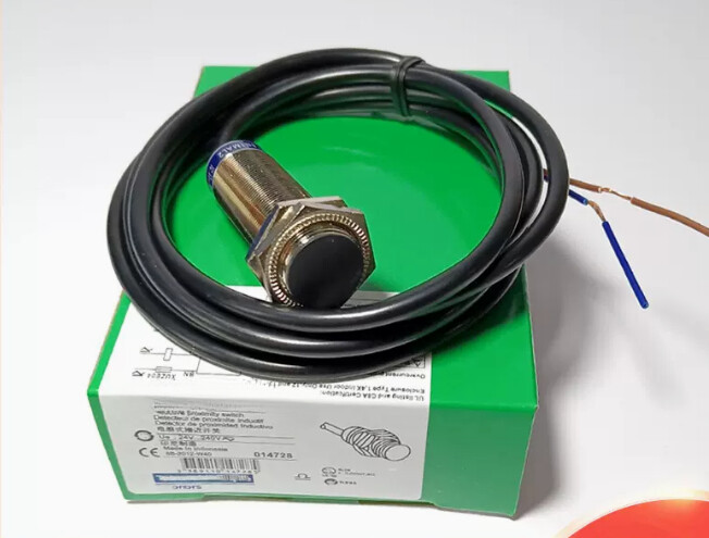1PC NEW FIT FOR Inductive proximity switch sensor XS218AAMAL2
