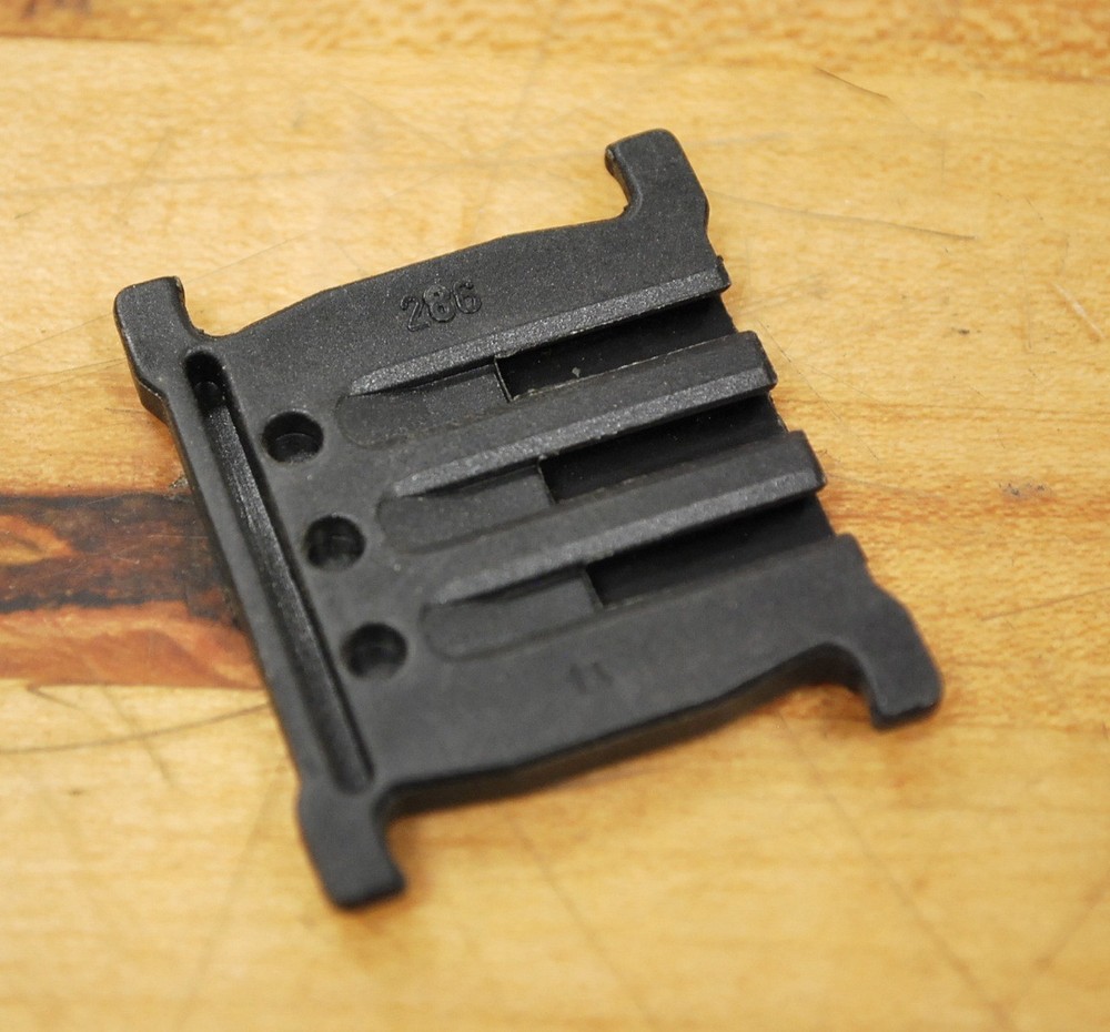 igus 286 Side Plate- Lot of 16 – NEW