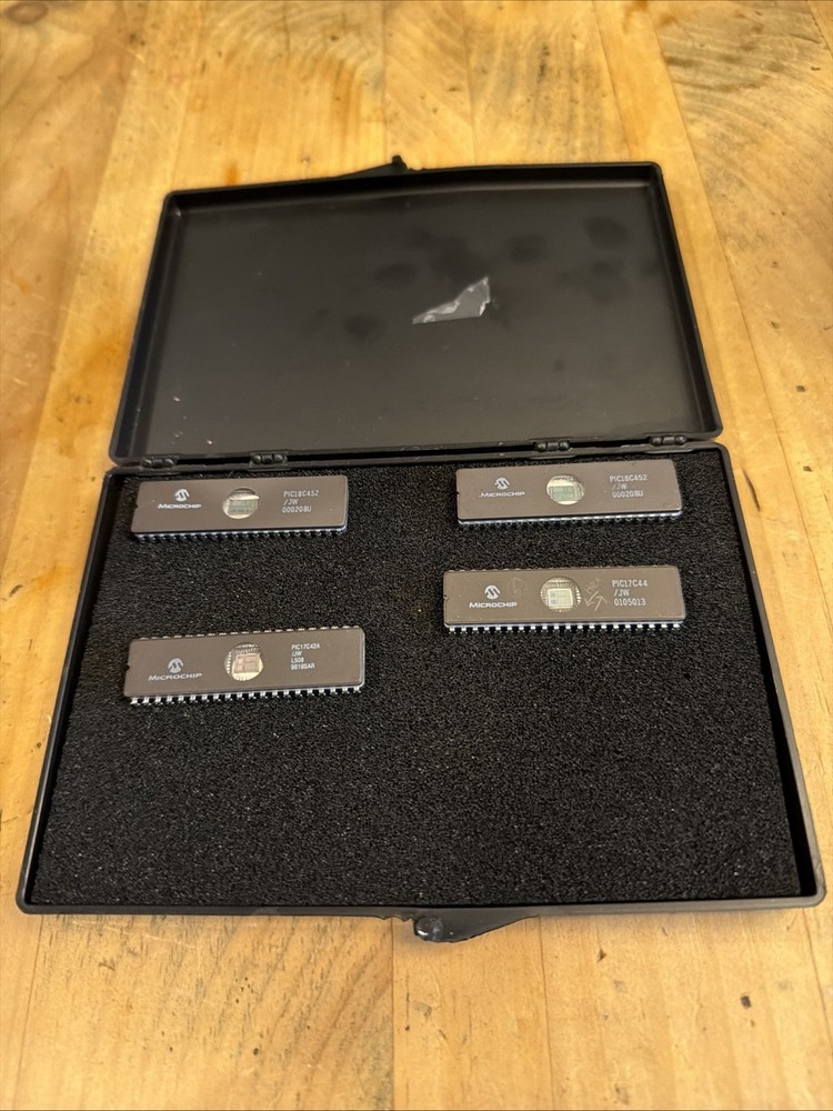 Microchip Lot Of 4 With Case See Pics