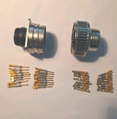 New TE CONNECTIVITY 208488-1 208489-1 Mate Set With Gold Size Type III Contacts