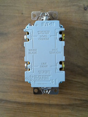 New EATON TWRGF15W Tamper & Weather Resistant Slim White GFCI Receptacle