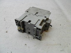 ALLEN BRADLEY 100-C16*10 /B CONTACTOR 600VAC 30A