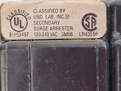 Cutler Hammer CHSA Secondary Surge Arrester Plug-On 150 Volt AC 2 Pole Series A