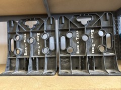 Black Wire Dispenser Rack a Tiers
