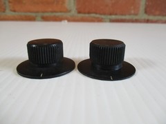 Skirted Knobs Aluminum Pair Test Equipment Ham Radio 1 1/2″ Wide 3/4″ Tall