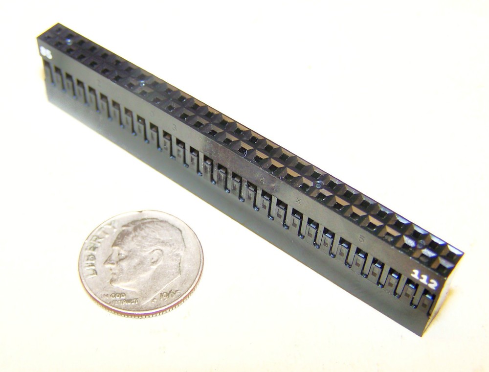 AN/TRC170 RADIO TERMINAL RAYTHEON G285435-2 NEW ELECTRICAL CONNECTOR 56 PORT
