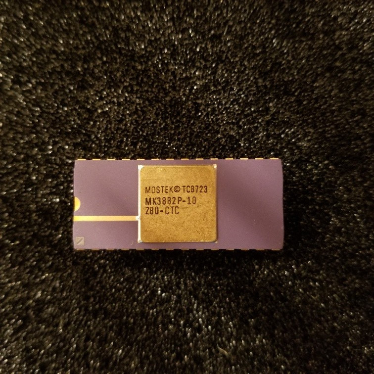 Z80-CTC / MK3882P-10 – MOSTEK – Counter/Timer Circuit DIP28 Gold Ceramic, unused