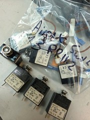 Airpax PR11-2-10.0A-XX-V 125 Volt 32 Volt DC 10 Amp Circuit Breaker PR11-2-10