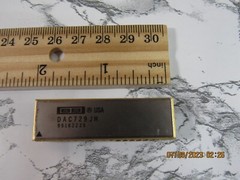 Burr Brown BB DAC729-JH 95162225 Gold 40-Pin IC DIP