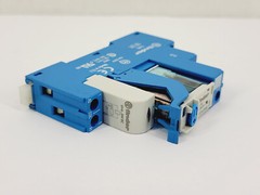 Finder 97.01 Relay Socket w/ 99.02.9.024.99 LED, 46.61.9.024.0040 24VDC Relay