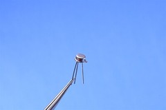 Texas Instruments Temperature Sensor -40°C ~ 125°C 10mV/°C TO-46-3 LM235 235H