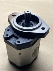 22.5 CC GEAR PUMP RIGHT WITH 13T SPLINE SHAFT