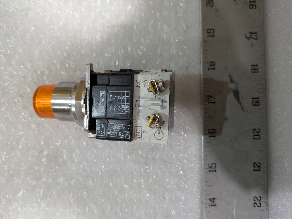 Industrial Pilot Light 4718 Series D2 250V Orange Lens 30mm Panel Mount OEM Part