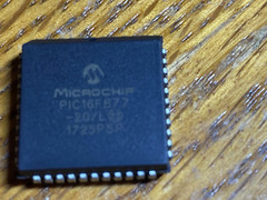 New Lot of 5 Microchip PIC16F877-20/L RISC Microcontroller PQCC44 8-Bit FLASH