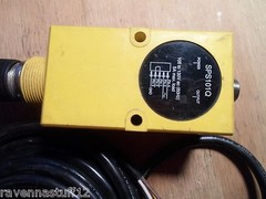 BANNER SPS101Q DC POWER SUPPLY WITH BANNER MBCC-512 CORD SET (NEW NO BOX)