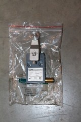 SUNS SN3204-SP-C Roller Lever Limit Switch for 914CE16-AQ1 D4CC-1020 D4CC-3020