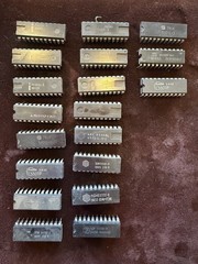 19 Miscellaneous Assorted EPROM Chips 5101&5501 Untested